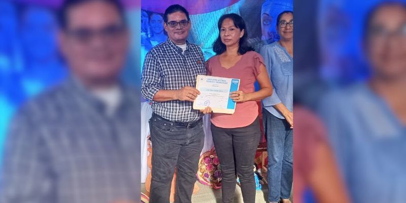 100 Protagonistas del Programa Especial de Capacitación a Emprendedores y Artesanos de Monimbó recibe certificados