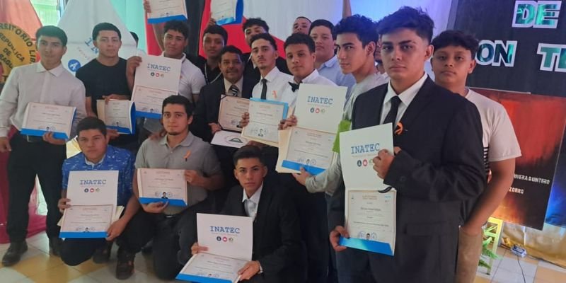 Nuevos Técnicos Profesionales se gradúan en Estelí en Celebración de Julio Victorioso