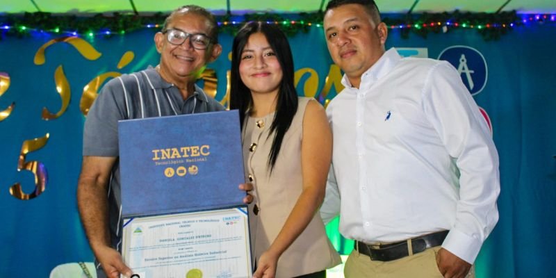 152 nuevos profesionales técnicos se gradúan en el Centro Tecnológico Pedro Arauz Palacios de Granada