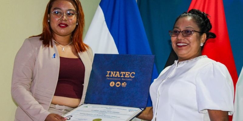 152 nuevos profesionales técnicos se gradúan en el Centro Tecnológico Pedro Arauz Palacios de Granada