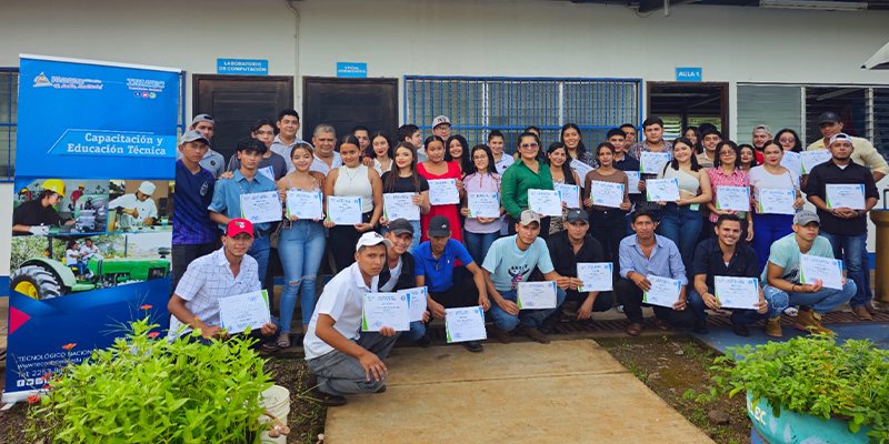 ¡Fortaleciendo capacidades agropecuarias! En Nueva Guinea entregan certificados a egresados de Escuelas de Campo