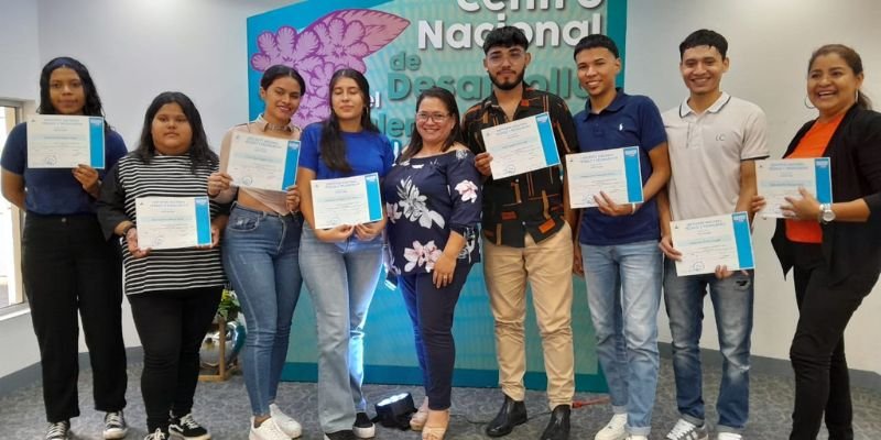 Desarrollando el Talento Creativo: Finalizan Cursos Especializados en Gastronomía, Pastelería, Belleza, Arte y Moda