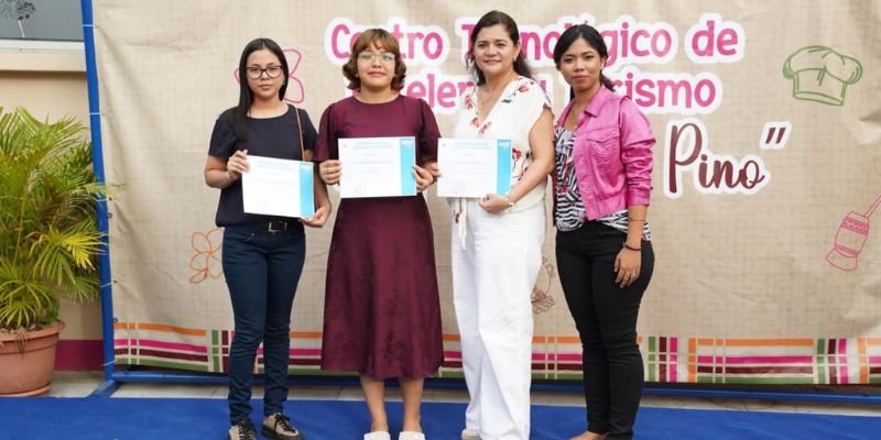 Centro Tecnológico “Nelly Flor de Pino” celebra su segundo aniversario con la entrega de 80 certificados en gastronomía nicaragüense