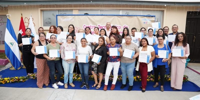 Centro Tecnológico “Nelly Flor de Pino” celebra su segundo aniversario con la entrega de 80 certificados en gastronomía nicaragüense