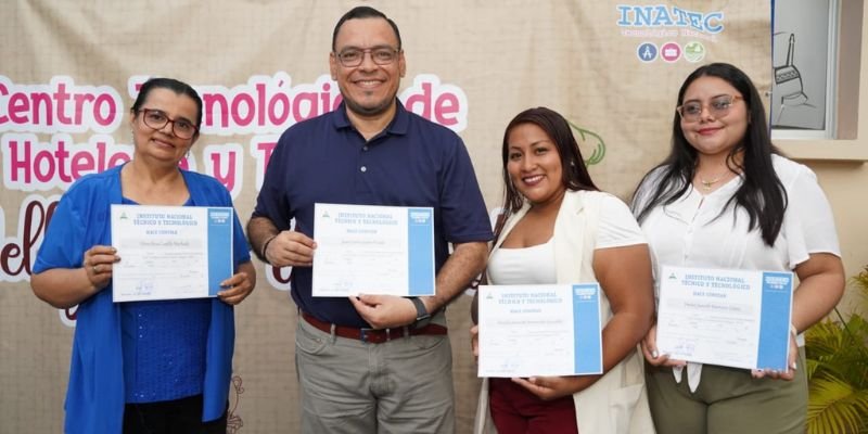 Centro Tecnológico “Nelly Flor de Pino” celebra su segundo aniversario con la entrega de 80 certificados en gastronomía nicaragüense