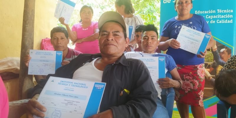 Victoria Educativa en Quilalí: Entrega de Certificados del Programa de Desarrollo de Capacidades Luz y Verdad