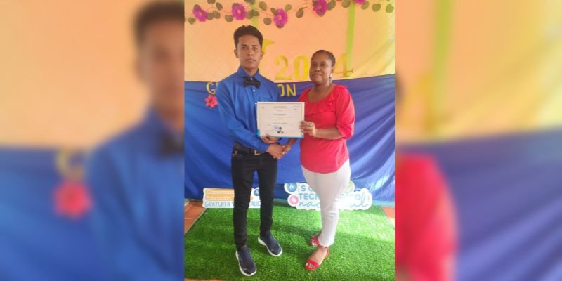 Graduación de Nuevos Profesionales Técnicos Bilingües en la Región Autónoma de la Costa Caribe Norte