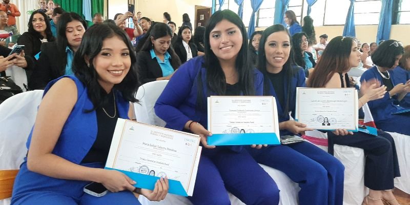 ¡115 nuevos profesionales técnicos para Matagalpa!