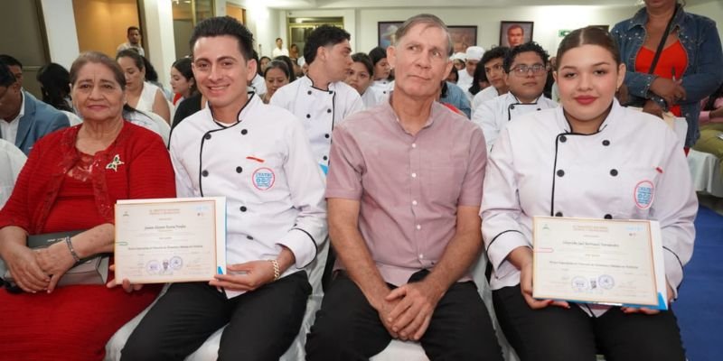 El Tecnológico Nacional celebra la graduación de 133 nuevos profesionales técnicos en Hotelería y Turismo en Managua