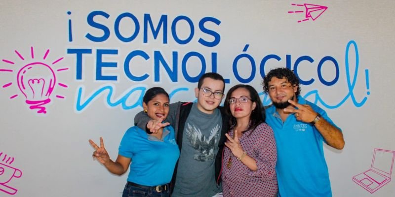 Educación técnica inclusiva en Nicaragua: la historia de Jeremy, joven con autismo que transforma su talento en diseño gráfico