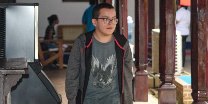 Educación técnica inclusiva en Nicaragua: la historia de Jeremy, joven con autismo que transforma su talento en diseño gráfico