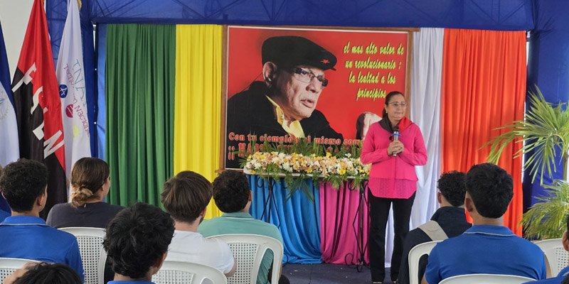 Centros Técnicos rinden homenaje al Comandante Tomás Borge con recitales de poesía, música y danza