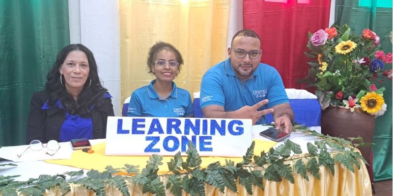 Estudiantes de Bluefields comparten sus aprendizajes en el idioma inglés a través de Festival Departamental
