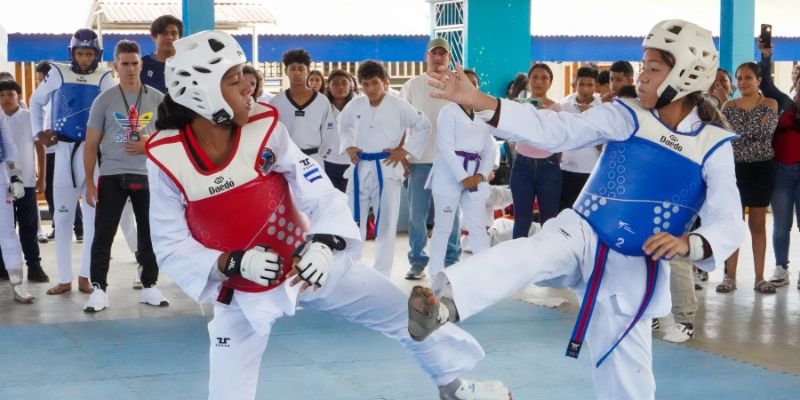 Mujeres protagonistas brillan en Festival Nacional de Deportes de Combate
