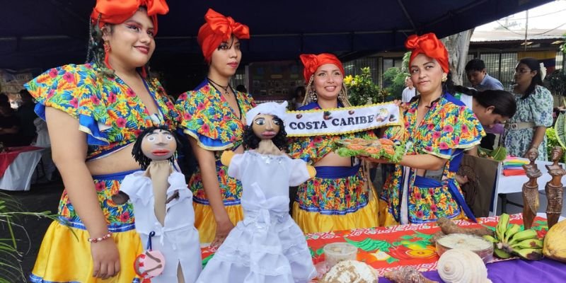 Estudiantes técnicos celebran el Festival Artístico “No Volverá el Pasado” compartiendo el orgullo de ser nicaragüense