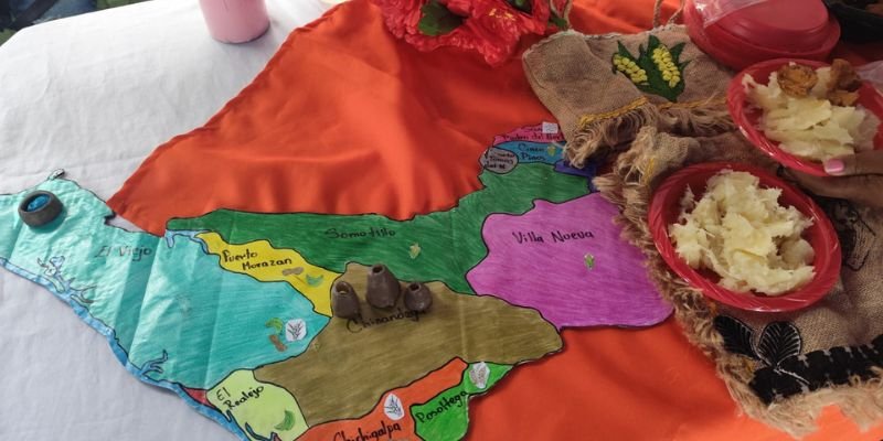 Estudiantes técnicos celebran el Festival Artístico “No Volverá el Pasado” compartiendo el orgullo de ser nicaragüense
