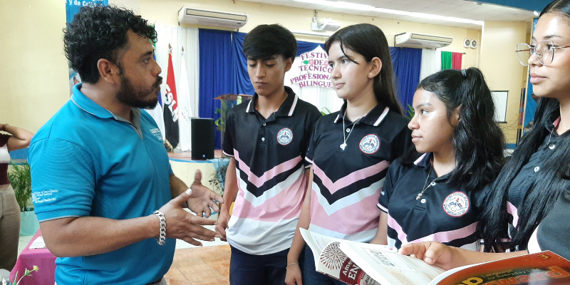 Festivales Departamentales de inglés