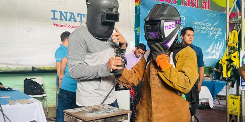 Estudiantes Técnicos de Carazo Demuestran su Potencial en INNOVATEC 2024