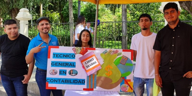 El Festival Departamental INNOVATEC 2024 llega a la ciudad de  Ocotal y Jalapa destacando la Innovación y tecnología de nuestros estudiantes técnicos.