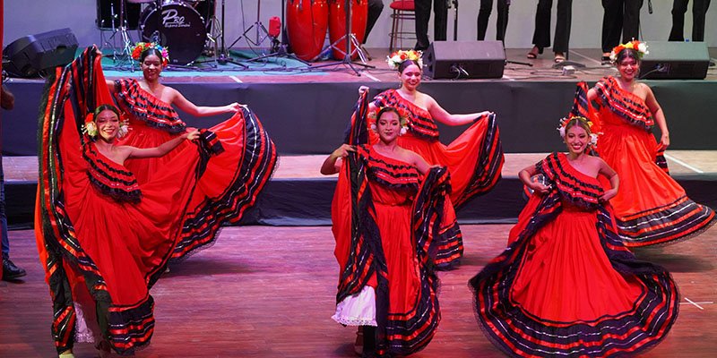 Sistema Educativo celebra Julio Victorioso con la Tercer Gala Artística León, Capital de la Revolución