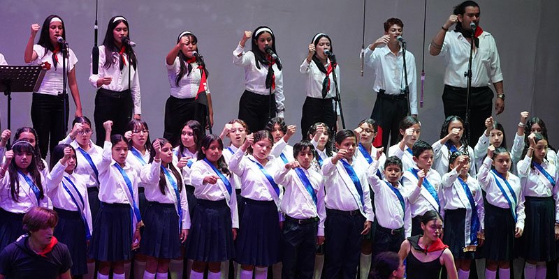 Sistema Educativo celebra Julio Victorioso con la Tercer Gala Artística León, Capital de la Revolución