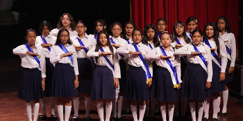 Sistema Educativo celebra Julio Victorioso con la Tercer Gala Artística León, Capital de la Revolución