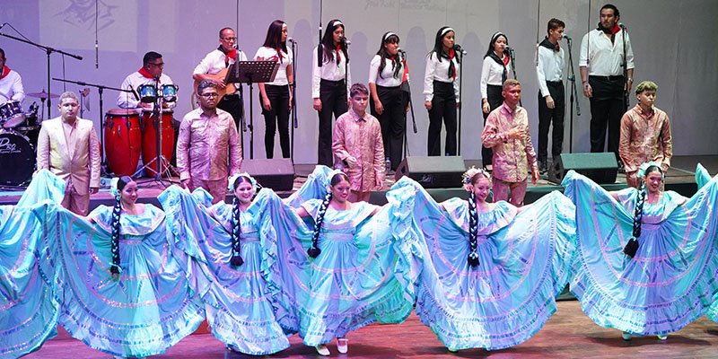 Sistema Educativo celebra Julio Victorioso con la Tercer Gala Artística León, Capital de la Revolución