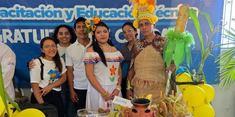 Estudiantes técnicos celebran la riqueza cultural y culinaria en la Feria Gastronómica “Sabores de mi Tierra”