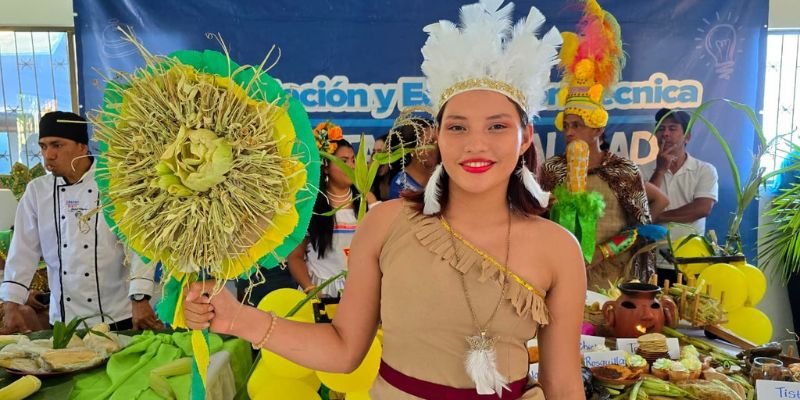 Estudiantes técnicos celebran la riqueza cultural y culinaria en la Feria Gastronómica “Sabores de mi Tierra”