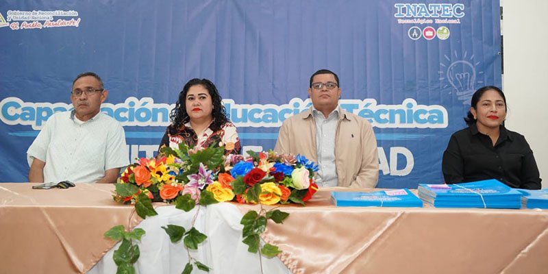 Centro Tecnológico Manuel Olivares gradúa a 449 nuevos técnicos profesionales