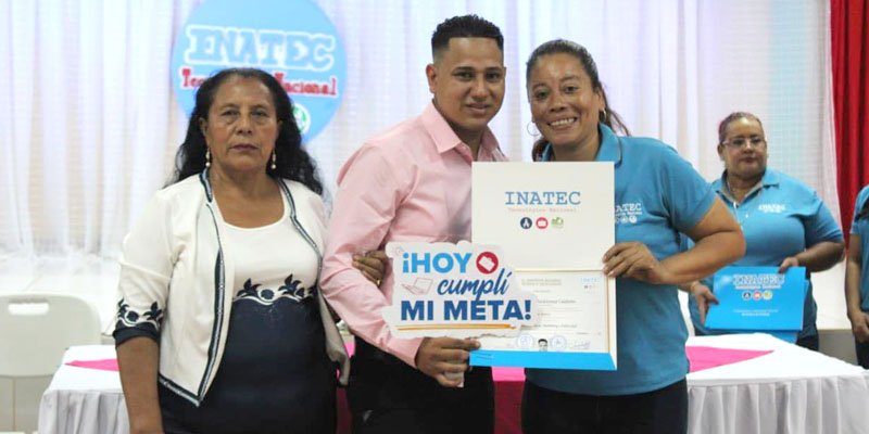 Primera Graduación de Profesionales Técnicos del Centro Tecnológico Muchachos Horizonte Valiente