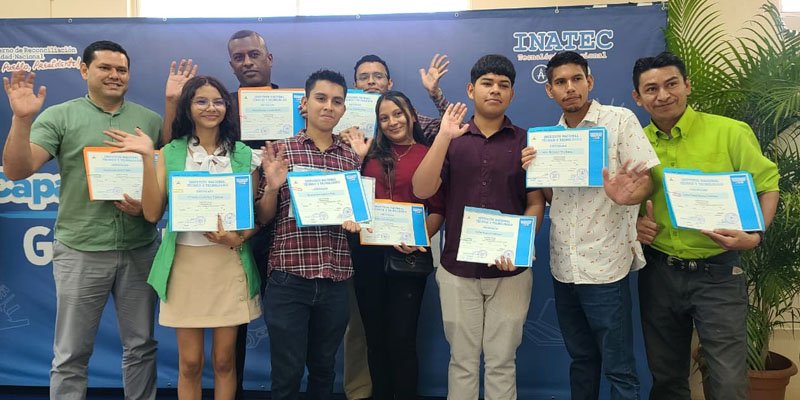 Celebran Entrega de Certificados de Inglés B2 en la Sub sede del Centro Tecnológico de Idiomas “La Foquita”
