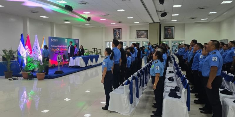 Fortaleciendo capacidades al servicio del pueblo: 580 oficiales se gradúan en el Programa Técnico Angelita Morales Avilés
