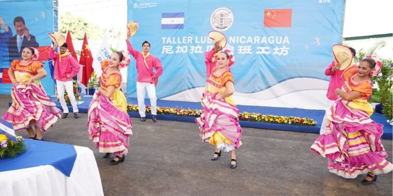 Inauguración del Primer Taller Luban