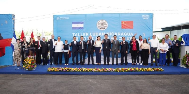 Inauguración del Primer Taller Luban