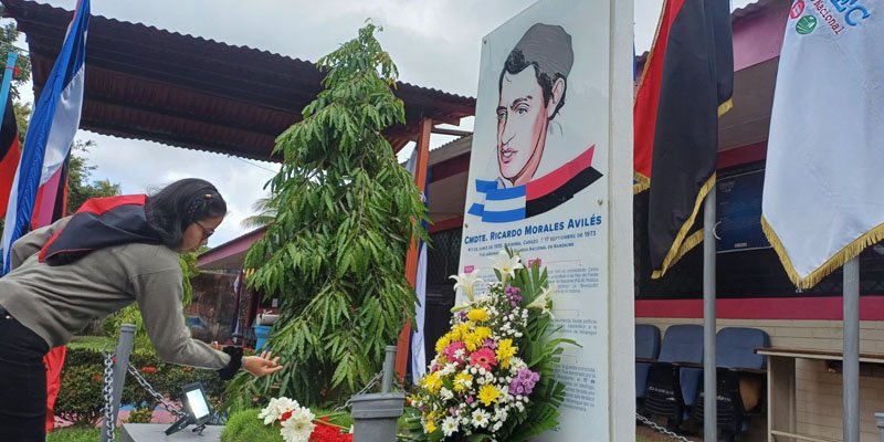 Centros Técnicos de Carazo rinden homenaje al 86 aniversario de natalicio del comandante Ricardo Morales Avilés