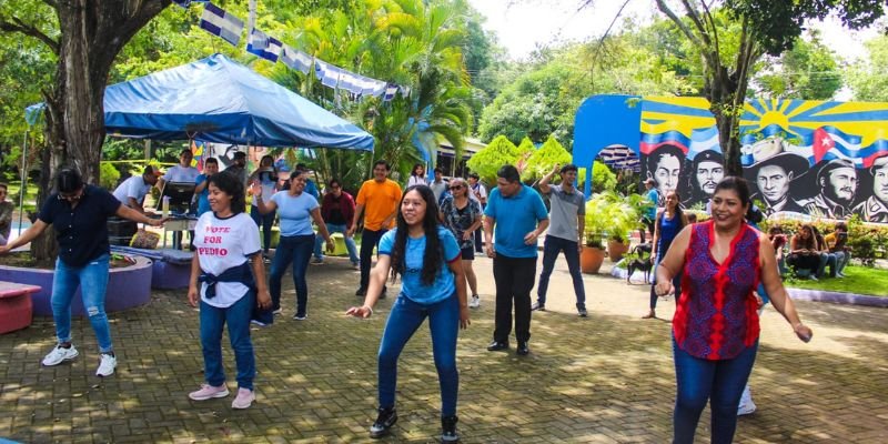 Orgullo patrio en acción: Ruta de la Independencia en el Centro Tecnológico Camilo Ortega