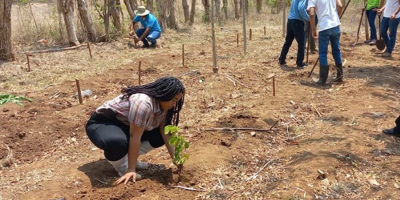 Estudiantes técnicos de Nandaime celebran con alegría el “Día Mundial de la Madre Tierra”