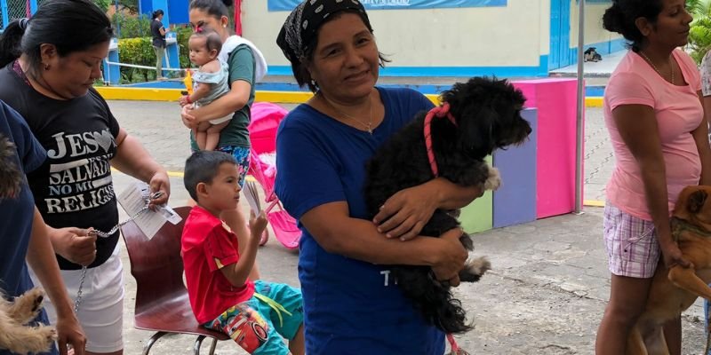 Cuidado Animal y Vocación de Servicio: Estudiantes Técnicos Comparten lo Aprendido