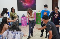 Arte que transforma: docentes fortalecen su creatividad en laboratorio artístico en Managua