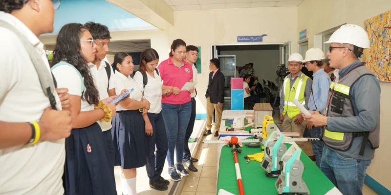 Capitalinos con más y mejores oportunidades en educación técnica para el 2026