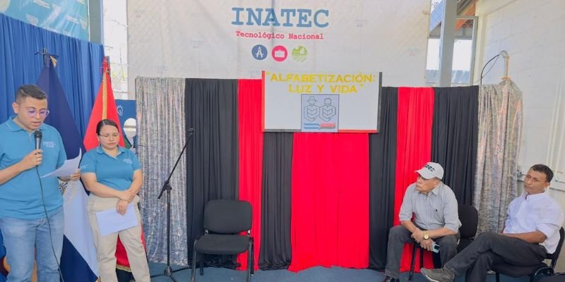 Centros Tecnológicos conmemoran Cruzada Nacional de Alfabetización