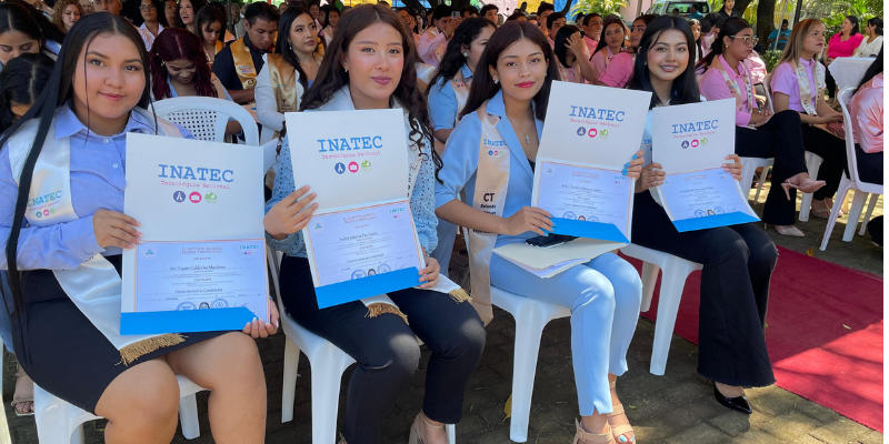 Graduación sector comercio y servicio en Chichigalpa