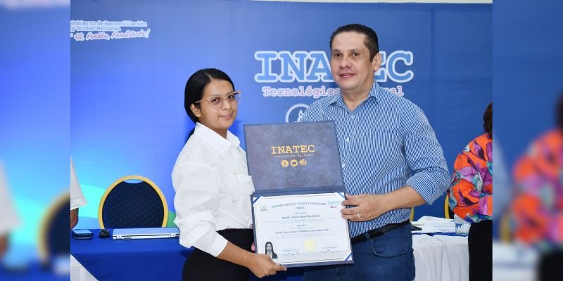 400 nuevos maestros técnicos en aporte a la revolución educativa