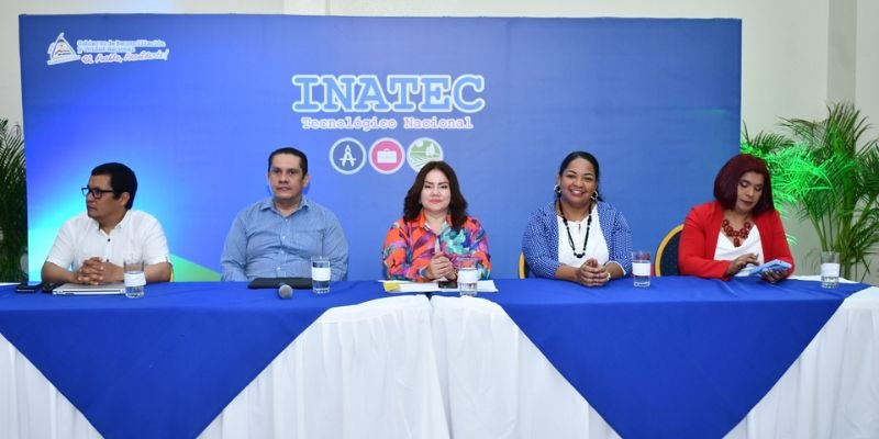 400 nuevos maestros técnicos en aporte a la revolución educativa