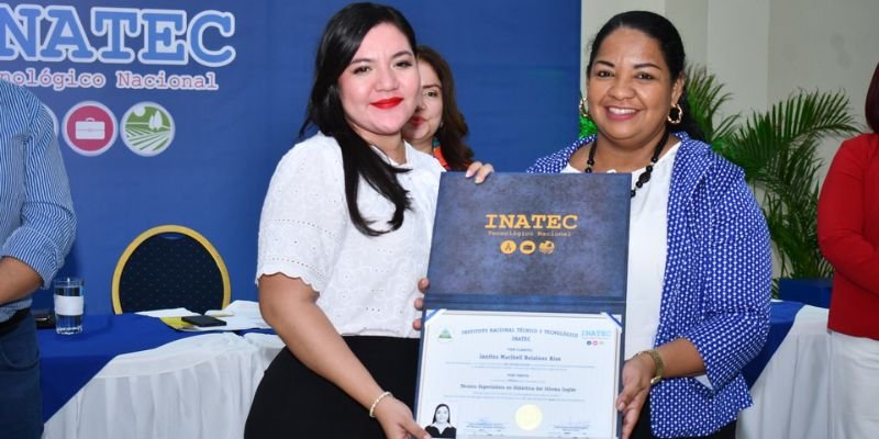 400 nuevos maestros técnicos en aporte a la revolución educativa