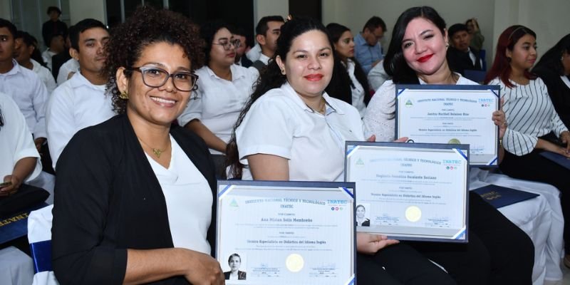 400 nuevos maestros técnicos en aporte a la revolución educativa