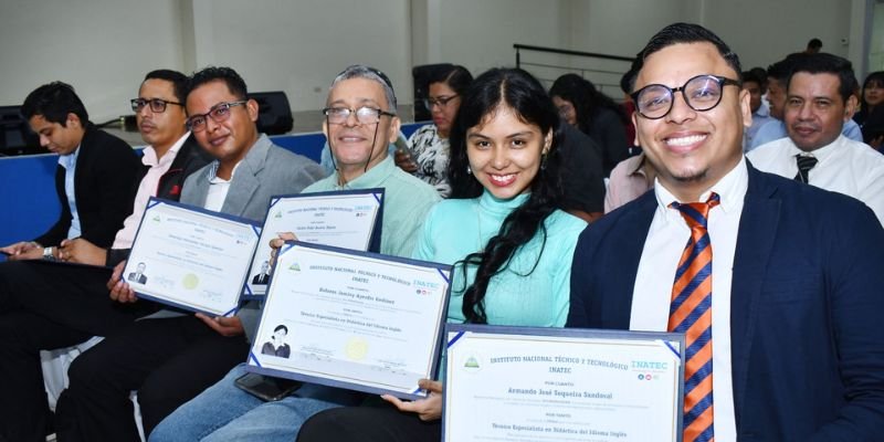 400 nuevos maestros técnicos en aporte a la revolución educativa