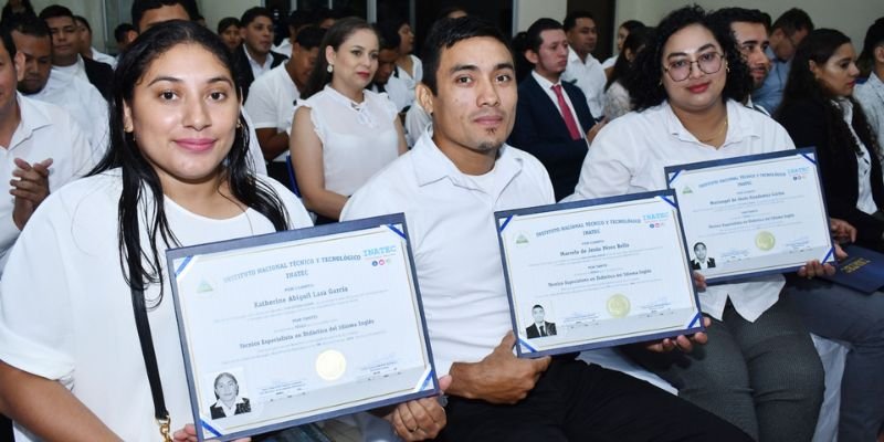 400 nuevos maestros técnicos en aporte a la revolución educativa