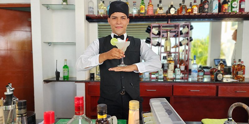 “Yo Aprendo, Vos Disfrutas”: estudiantes viven  pasantías reales en Escuelas Hotel del país